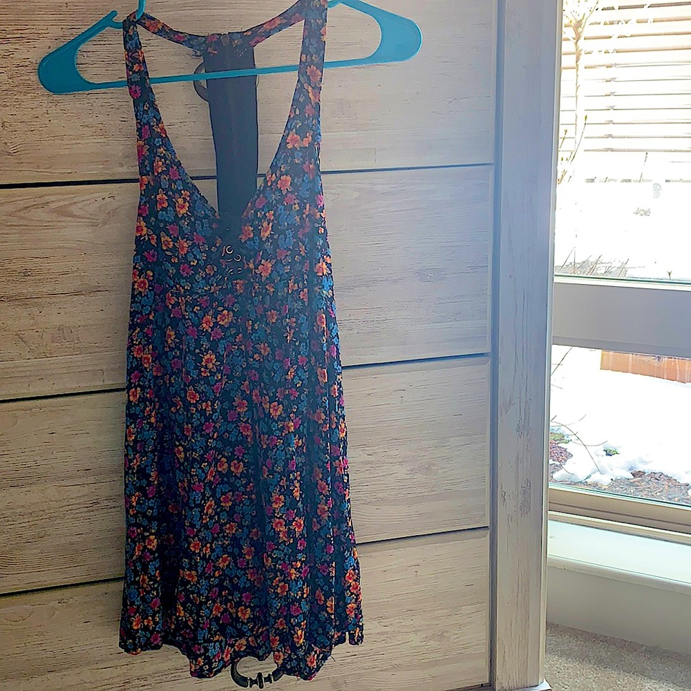H&M | Floral Mini Dress 🌺